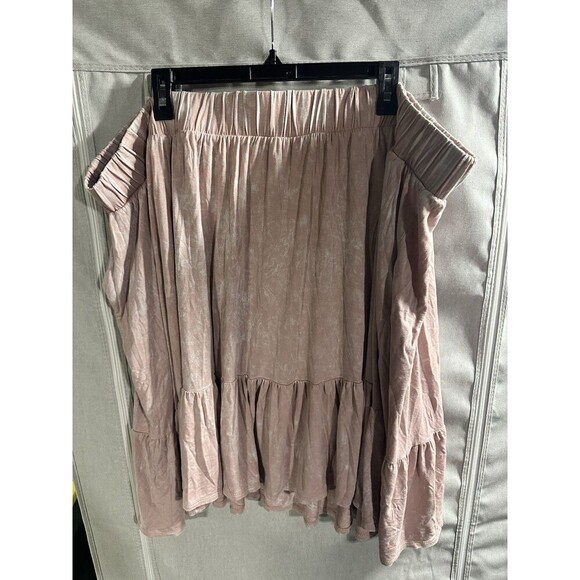 TORRID SUPER SOFT TIERED CIRLE PINK MINI SKIRT W/‎ POCKETS  SIZE 4 - Picture 2 of 7